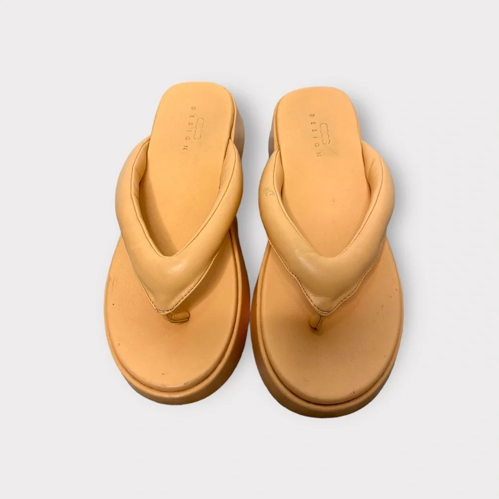 ASOS Pastel orange, platform flip flops - Picture 3 of 8